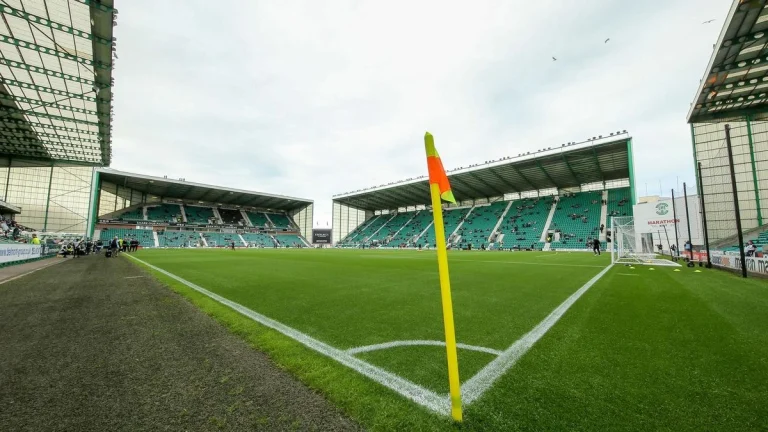 Rot-Weiss Essen bekommt nur 2035 Tickets für Spiel in Schottland – Fans in Sorge Rot-Weiss Essen bekommt nur 2035 Tickets für Spiel in Schottland – Fans in Sorge