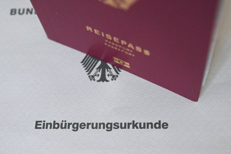 Einbürgerungsregeln Deutschland Streit wächst