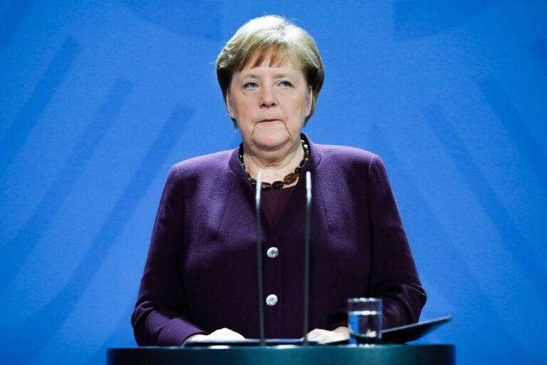 Merkel spricht über Bratkartoffeln und Blazer Merkel spricht über Bratkartoffeln und Blazer