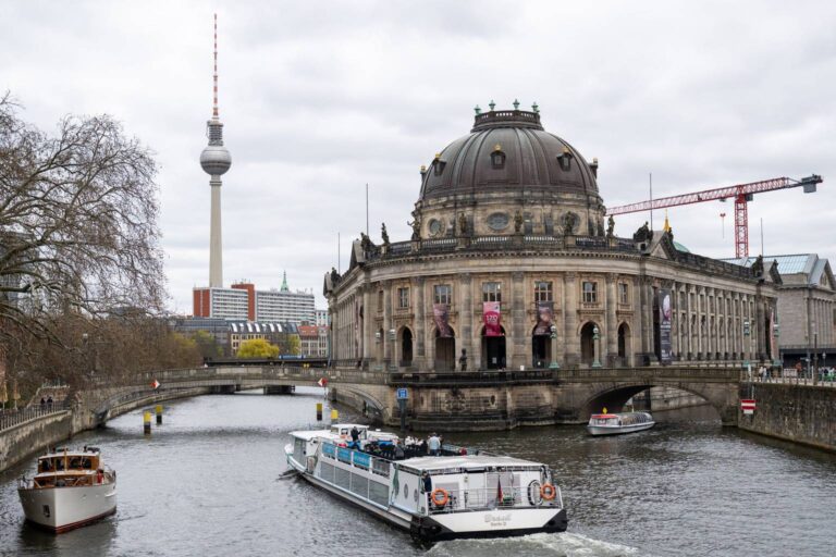Angela Merkel Porträt wird heute enthüllt