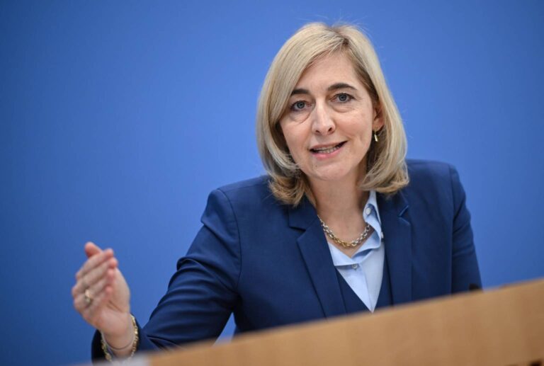 Pflegereform soll Milliardenloch jetzt stoppen