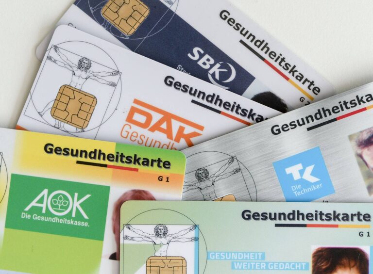 Umfrage zeigt Skepsis beim Sparpaket Reform Umfrage zeigt Skepsis beim Sparpaket Reform