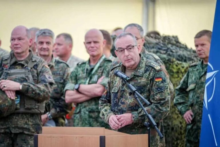 Carsten Breuer wird neuer NATO Militärchef Carsten Breuer wird neuer NATO Militärchef