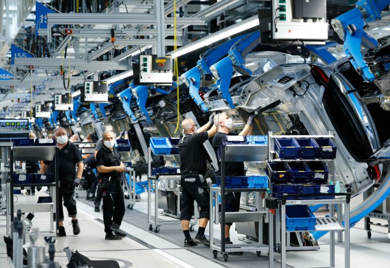 Mercedes deutsche Werke unter Druck