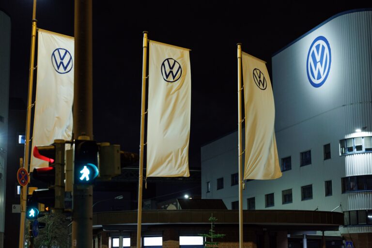 Volkswagen Umbau Streit spitzt sich zu