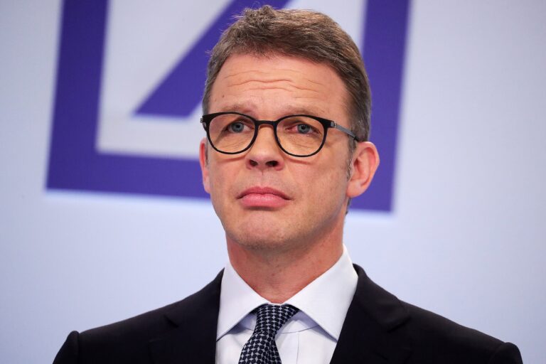 Deutsche Bank warnt vor Folgen extremer Parteien