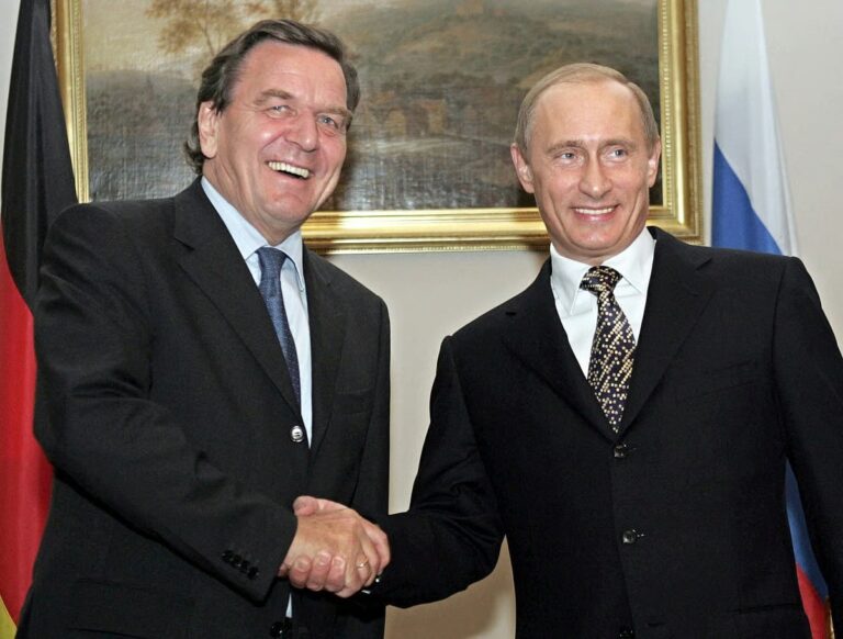 Merz empört über Schröders Besuch bei Putin Merz empört über Schröders Besuch bei Putin